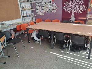 В Трёхозёрской школе прошли учения по действиям при угрозе атаки дронов
