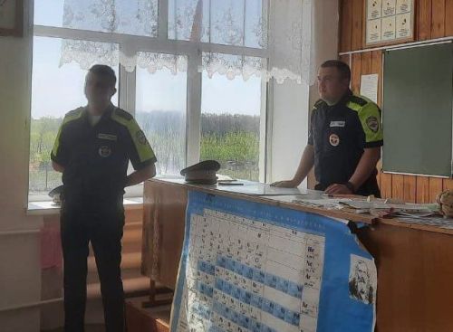 Госавтоинспекторы провели беседу с учащимися Кимовской школы
