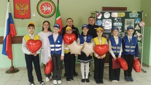 В Болгарской санаторной школе прошел праздник в честь годовщины ЮИД