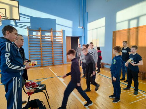 В Антоновке прошли соревнования по лыжным гонкам на призы Деда Мороза