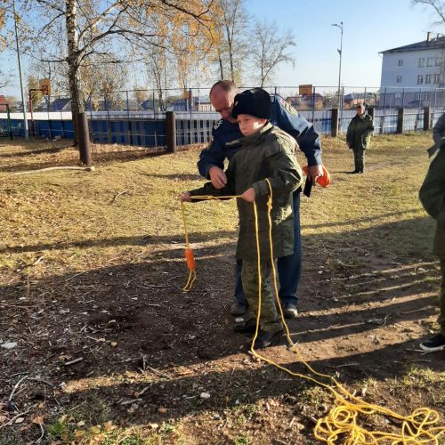 Пятиклассников-кадетов посетил Госинспектор МЧС