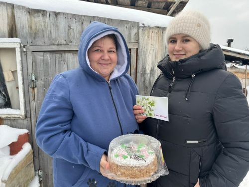Активисты Спасского молодёжного парламента поздравили молодых многодетных мам
