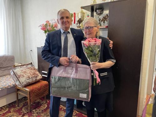 Ветерана педагогического труда Нину Ивановну Борюшкину поздравили с 90-летием