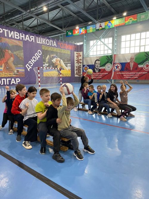 В Болгаре прошли «Весёлые старты» по бадминтону