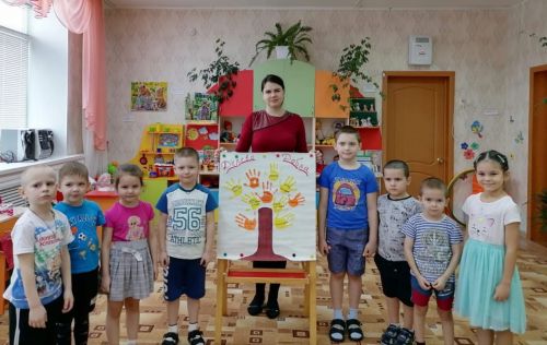 Для воспитанников детского сада «Колосок» провели познавательное занятие «Шкатулка добрых дел»