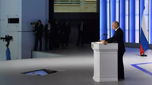 Путин потребовал устранить межведомственные противоречия и несогласованности, мешающие делу