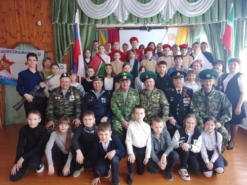 Моряки-ветераны рассказали ученикам Никольской школы о своей службе