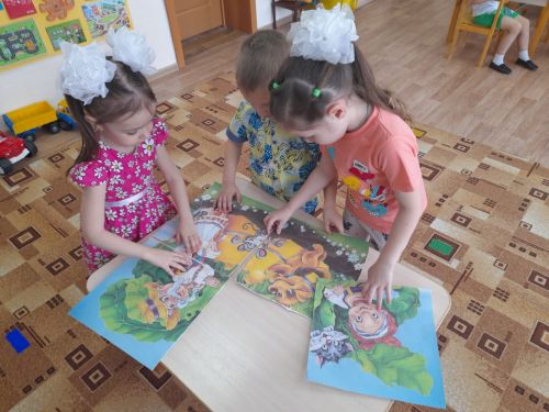 Воспитанники детского садика «Колосок» побывали « В гостях у русских  народных сказок»