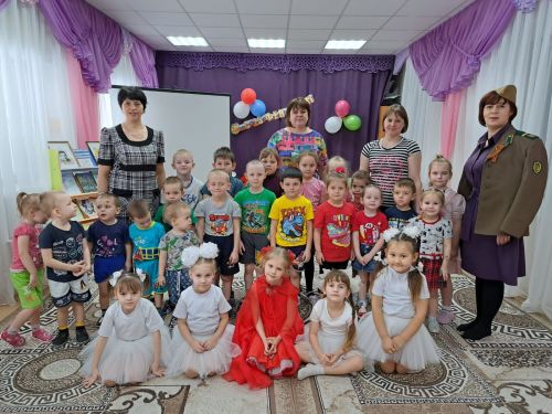 Для воспитанников детского сада «Антошка» провели интерактивное мероприятие «Кызыл ромашка»