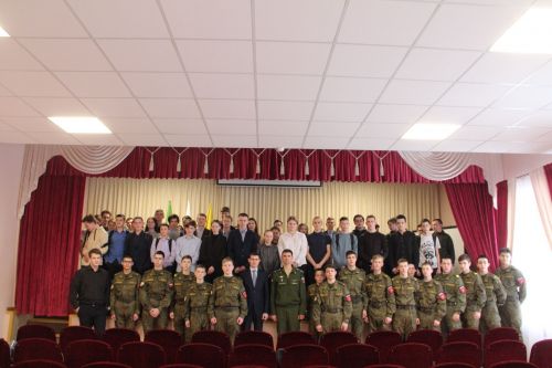 Спасские школьники познакомились с военными профессиями
