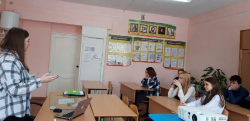 Полянскую школу посетила выпускница школы