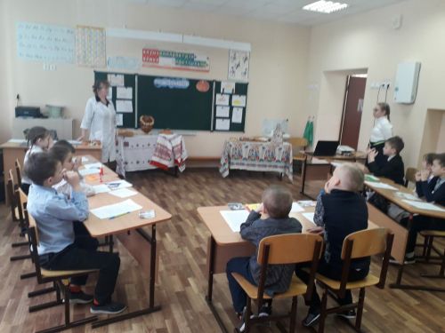 В Болгарской санаторной школе-интернате прошёл литературный час «Хлеб всему голова»