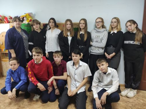 Психолог социального центра «Рассвет» провела психологический час-тренинг «Вместе - мы команда!»