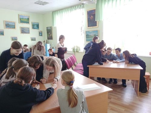 В Никольской библиотеке провели квиз «В центре внимания -  книга»