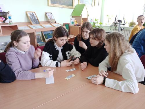 В Никольской библиотеке провели квиз «В центре внимания -  книга»