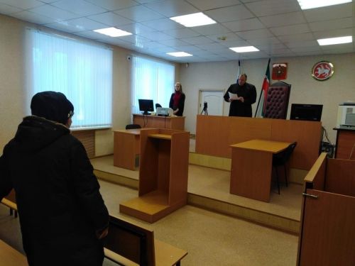 Жительница Спасского района нанесла своей матери несколько ударов по голове алюминиевой тростью