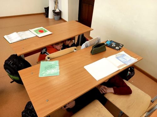 В Болгарской средней школе №1 прошла учебная тренировка «Нападение в помещение»
