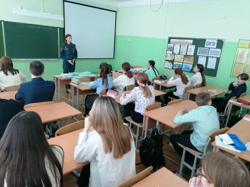 В Болгарской средней школе №1 с учениками провели профилактическую беседу