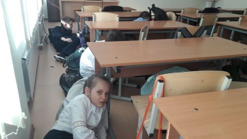 В Болгарской средней школе №1 прошла учебная тренировка «Нападение в помещение»