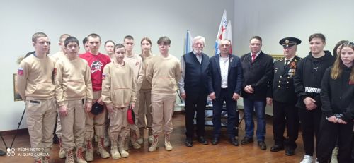 В районном Доме культуры состоялось открытие выставки картин Ильгиза Исхакова «Под водной гладью»