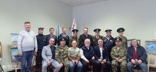 В районном Доме культуры состоялось открытие выставки картин Ильгиза Исхакова «Под водной гладью»