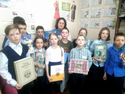 Юные читатели Трёхозёрской библиотеке совершили путешествие по традициям и обычаям народов Татарстана