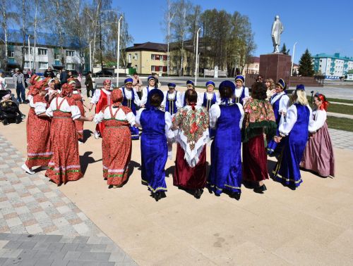Народные гулянья по случаю празднования Красной горки прошли на Главной площади Болгара