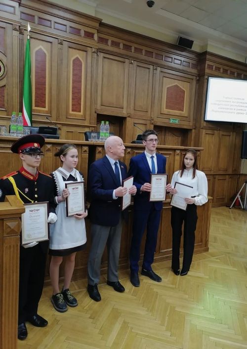 Учитель Трёхозёрской школы стала победительницей республиканского конкурса