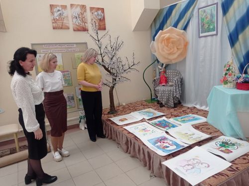 Завершился муниципальный этап конкурса рисунков «Моя семья – моё богатство»