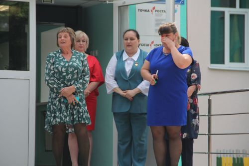 Для выпускников Трёхозёрской школы прозвенел последний звонок