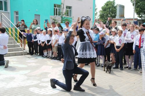 Для выпускников Трёхозёрской школы прозвенел последний звонок