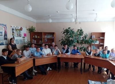 С учениками в Кузнечихе провели круглый стол