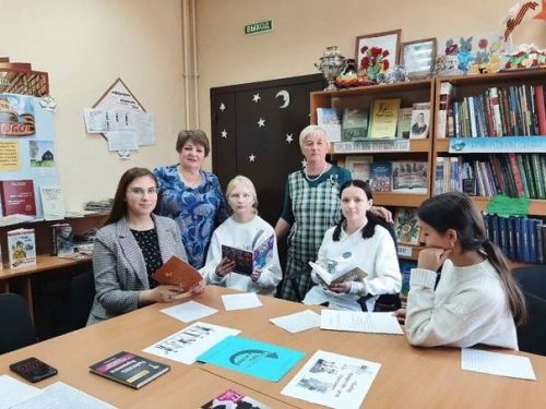 В Иж-Борискинской библиотеке для учащихся 9 класса проведён круглый стол «Моё профессиональное будущее»