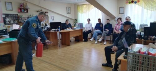 Сотрудники Дома детского творчества встретились с Государственным инспектором по пожарному надзору