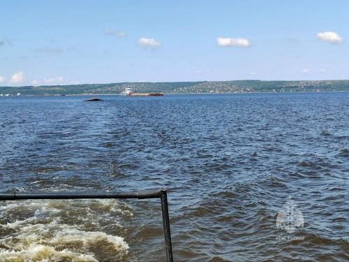 МЧС предупреждает, что на Волге в Казани появилась 30-метровая труба