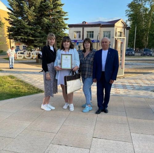 Сотрудников газеты «Новая жизнь» наградили благодарственными письмами