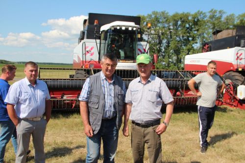 В Спасском районе прошёл парад комбайнов