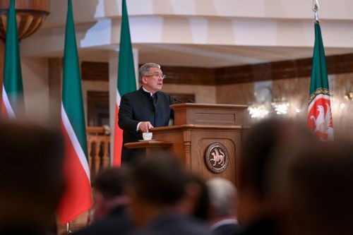 Минниханов: Несмотря на засуху, сельскохозяйственные предприятия Татарстана собрали 3,7 миллиона тонн зерновых
