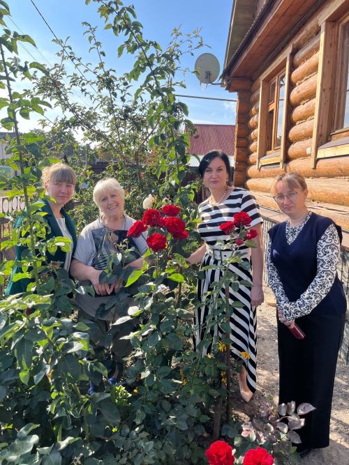 Коллектив Болгарской детской школы искусств поздравил своих бывших сотрудников
