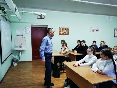 В Болгарской средней школе №2 для учащихся 8-10 классов состоялась лекция «Освобождение Ленинграда»