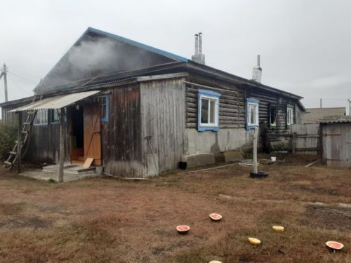 Красная Слобода авылында ике фатирлы йорт янган