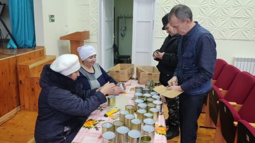 #СвоихНеБросаем: В Средних Юрткулях изготовили партию окопных свечей