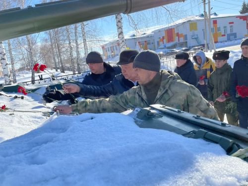 В Болгаре возложили цветы к памятнику воинам-интернационалистам