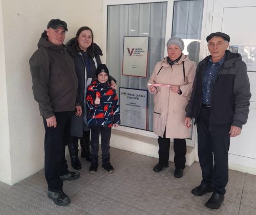 В Спасском районе на выборы приходят семьями