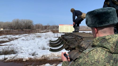 Будущие офицеры из Казани и Донецка приняли участие в боевых стрельбах на полигоне под Оренбургом