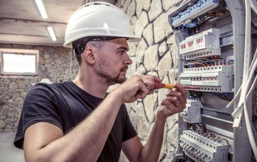 Основы выбора электротехнического оборудования: выключатель нагрузки, переключатель фаз и трехпозиционный переключатель