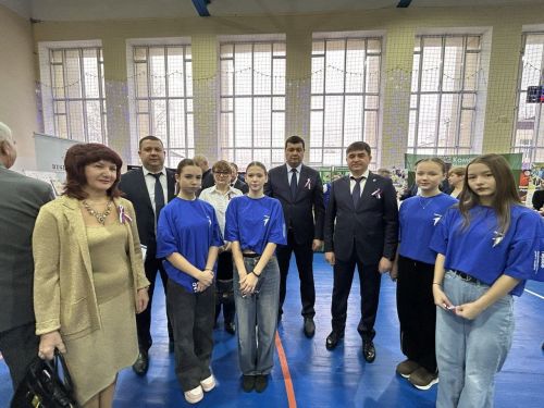 В Спасском районе отметили День Конституции акцией «Российский триколор»