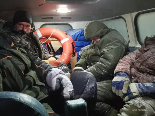 Шестеро рыбаков чудом избежали беды на тонком льду в Татарстане