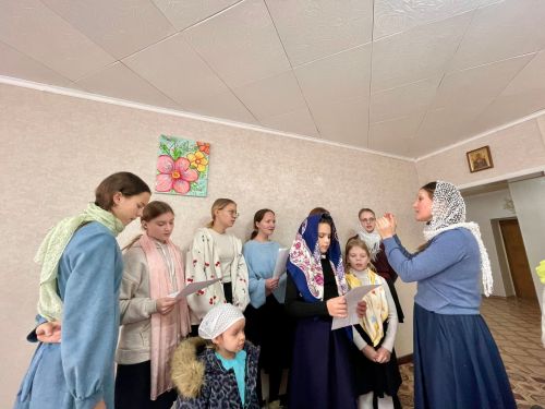 В воскресной школе Болгара дети готовятся к Рождеству