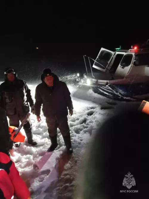 Шестеро рыбаков чудом избежали беды на тонком льду в Татарстане